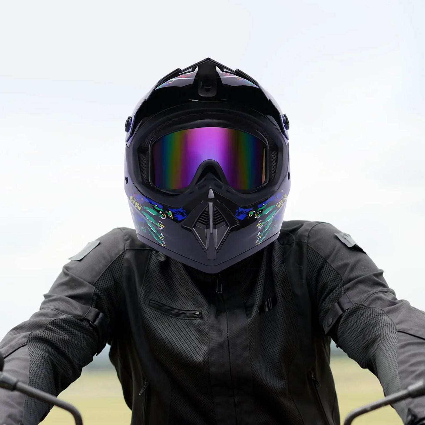 Unisex Off-Road Motorcycle Helmet – Impact Resistant, All-Season Use