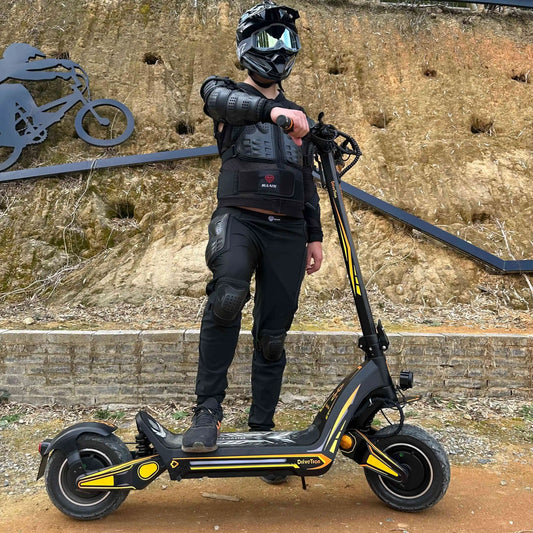 4400W Dual Motor Off-Road Electric Scooter – 11-Inch Tires, Hydraulic Suspension, Foldable Design (IPX5 Rated)